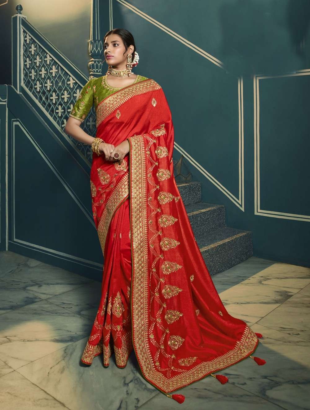 Red Color Silk Saree With Zari Weaving Work, सॉफ्ट सिल्क साड़ी - Bhakti Silk  Mills, Surat | ID: 2851707205433