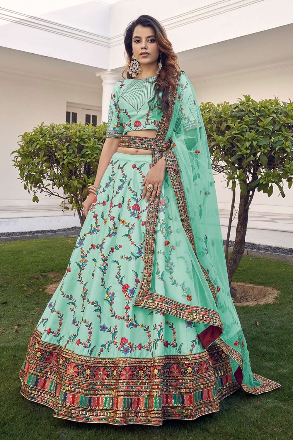Heavy Embroidered Bridal Lehenga at best price in New Delhi by Darshan Lal  Sarees Private Limited | ID: 9209461662