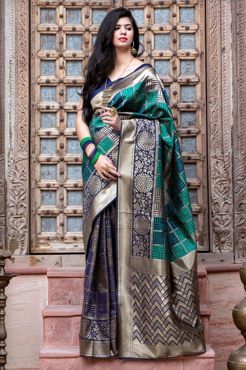 Peacock Green & Blue Dual Tone Maheshwari Saree – Roots Handloom