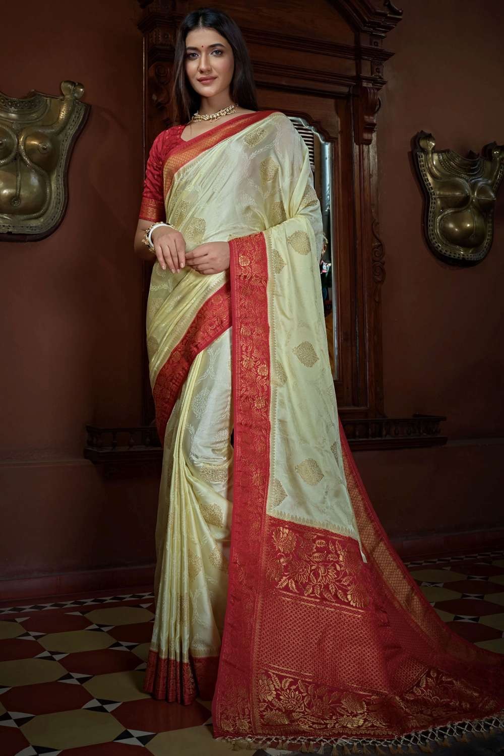 25 Unique Designs of South Indian Sarees To Know Your Tradition