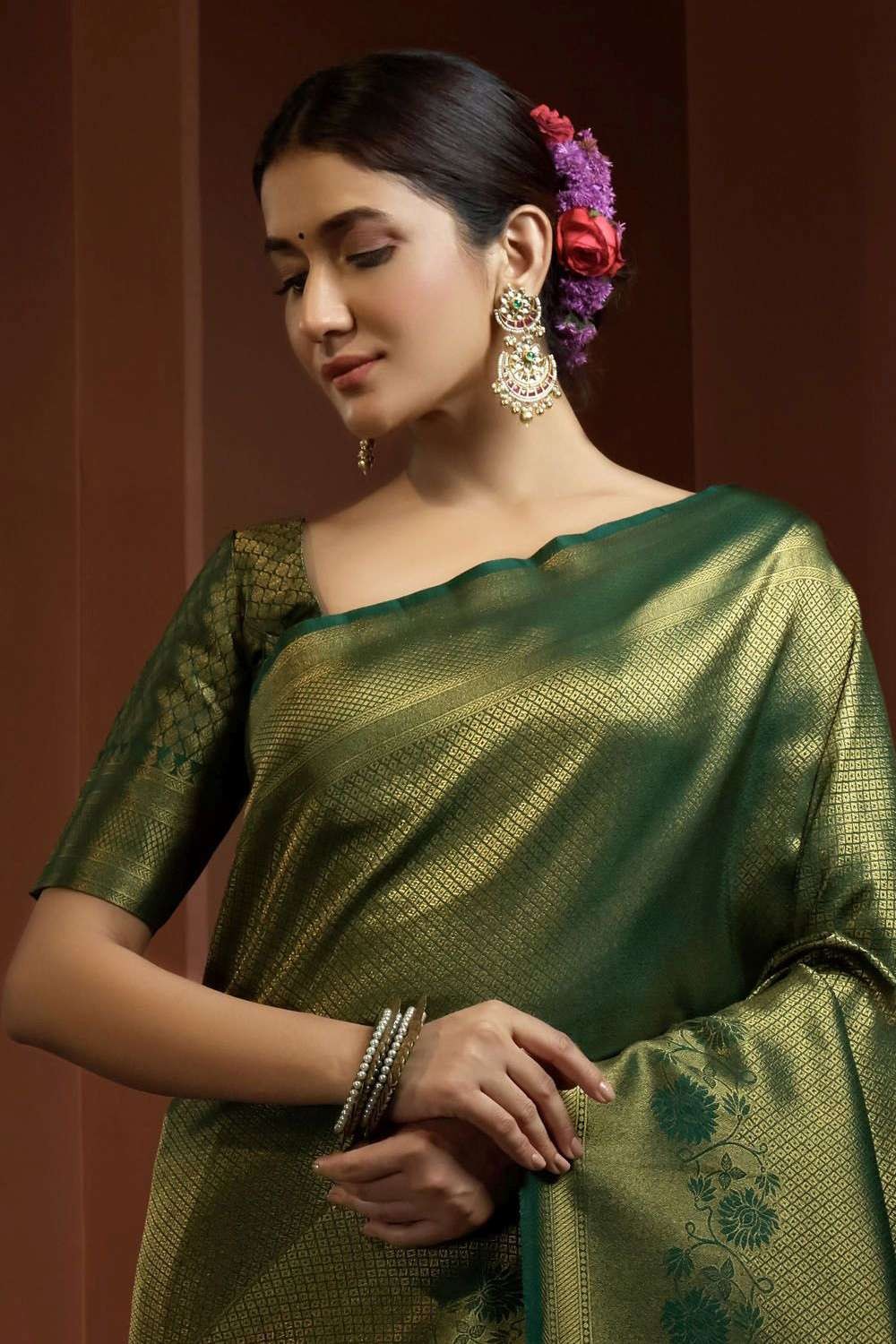 How to style with Jewels for Green Saree | Saree designs, Green saree, Saree
