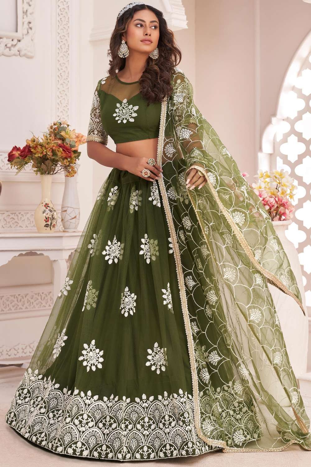Mehndi mayon dresses 2022 /Mehndi dress design / Mehndi lehenga Design for  Girls | S… | Indian wedding dress designers, Pakistani mehndi dress, Asian  bridal dresses