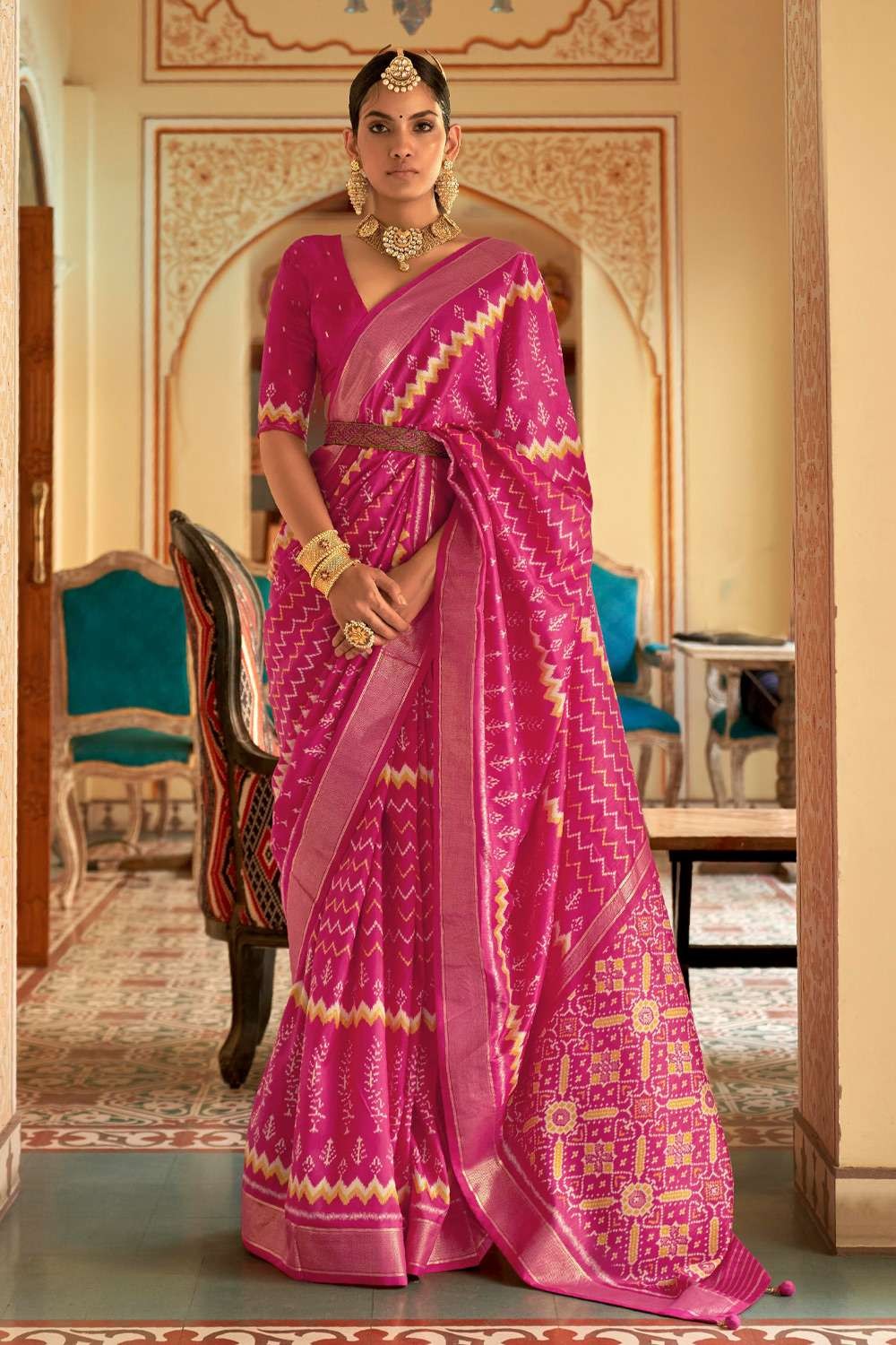 Onion Pink Saree With Contrast Blouse and Temple Border