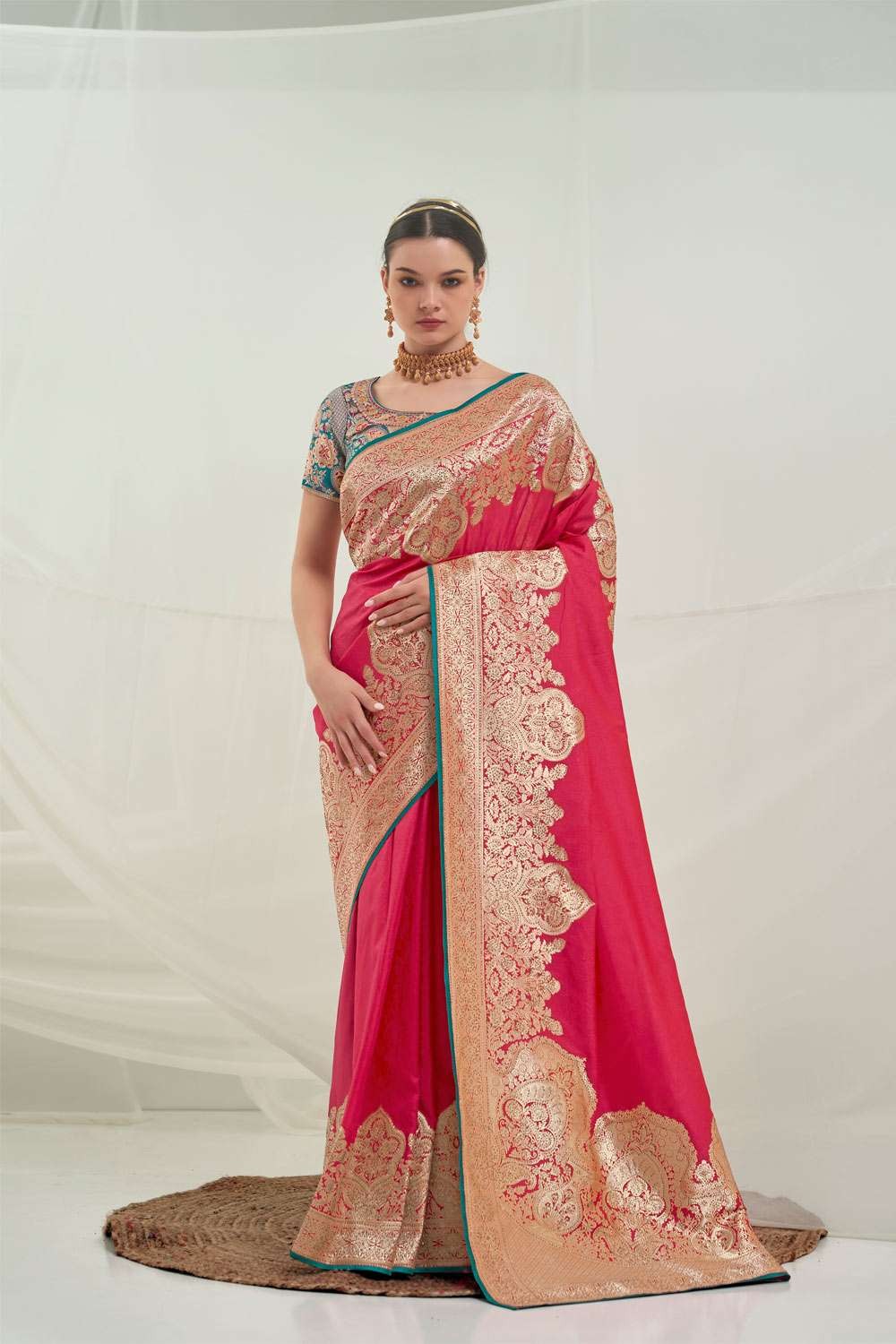 Shop the Cultural Beauty of Banarasi Pink Saree Collection.