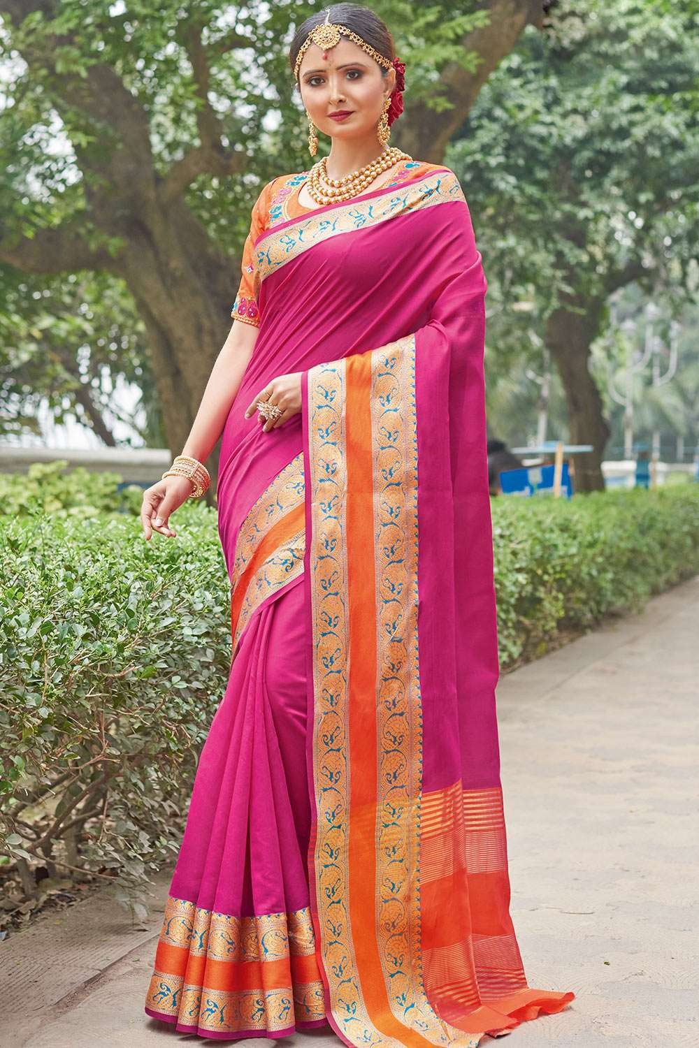 Amazing Dark Pink Soft Silk Saree With Hypnotic Blouse Piece