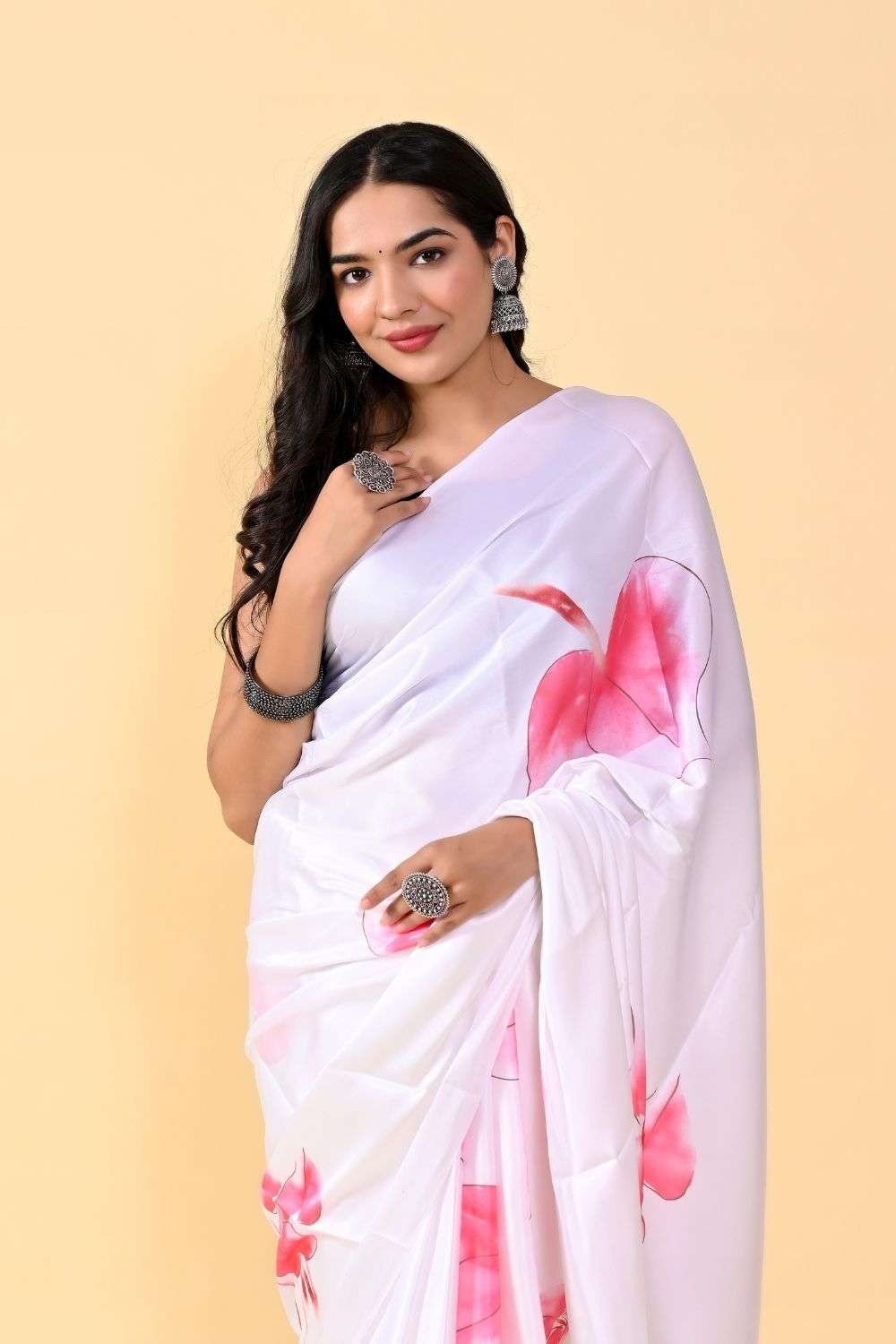 White & Pink Soft Silk Saree Withj Plain Work – Sareewave