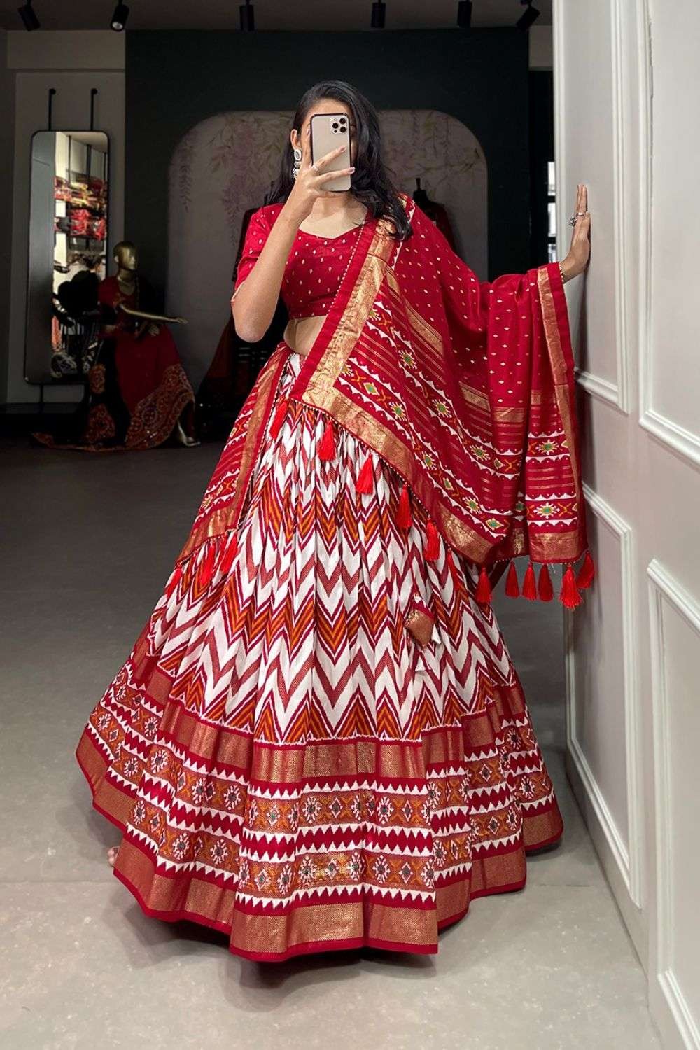Buy Indian Red Bridal Lehenga Choli Dupatta Designer Lengha Bridal Wear  Lengha Wedding Gown Ready to Wear Bridesmaid Lehenga Red Skirt Online in  India - Etsy