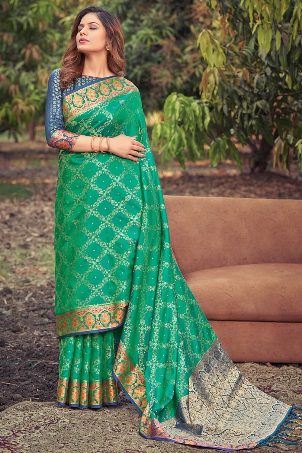 Weaving Banarasi Saree Green in Banarasi silk - SR21656