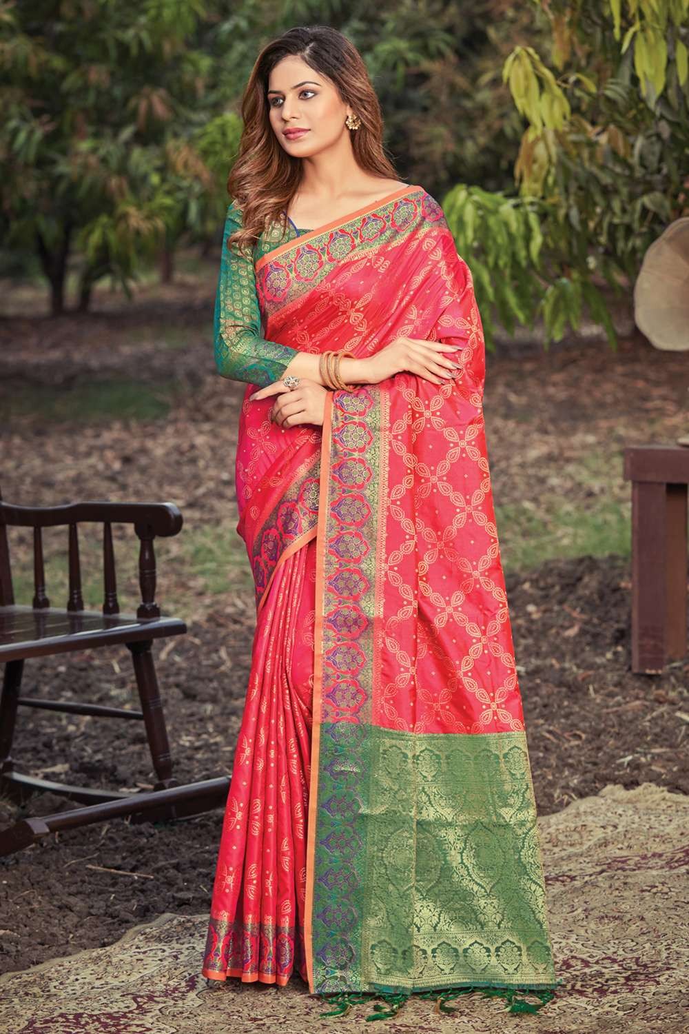Red Green Pure Silk Banarasi Saree with Blouse || Rooprekha – rooprekha